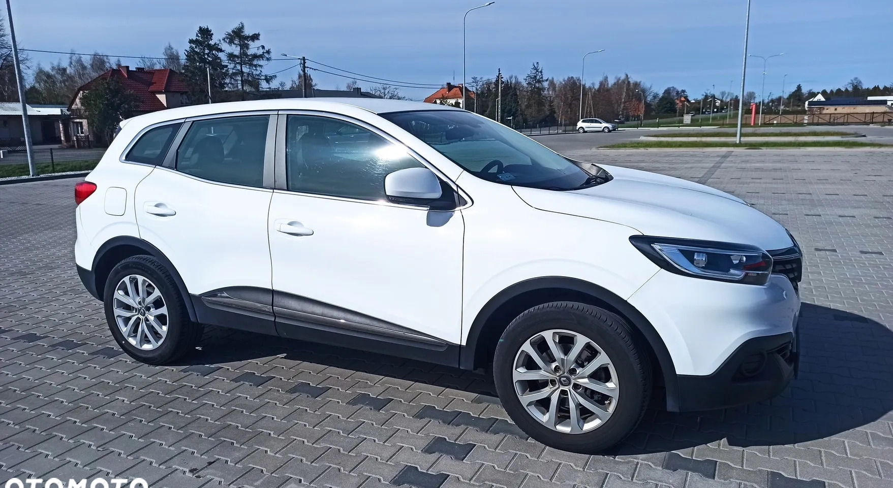 Renault Kadjar cena 48900 przebieg: 77900, rok produkcji 2016 z Kępno małe 596